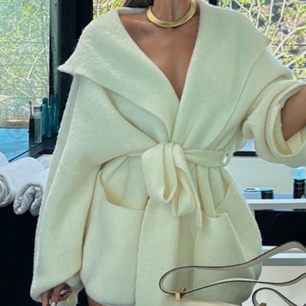 Helsa olesa coat in ivory